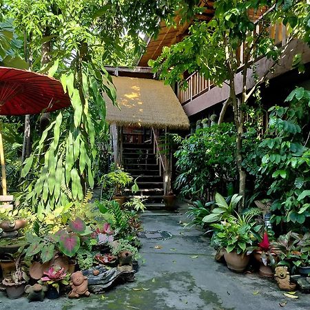 Oldy De Garden Aparthotel Chiang Mai Exteriör bild