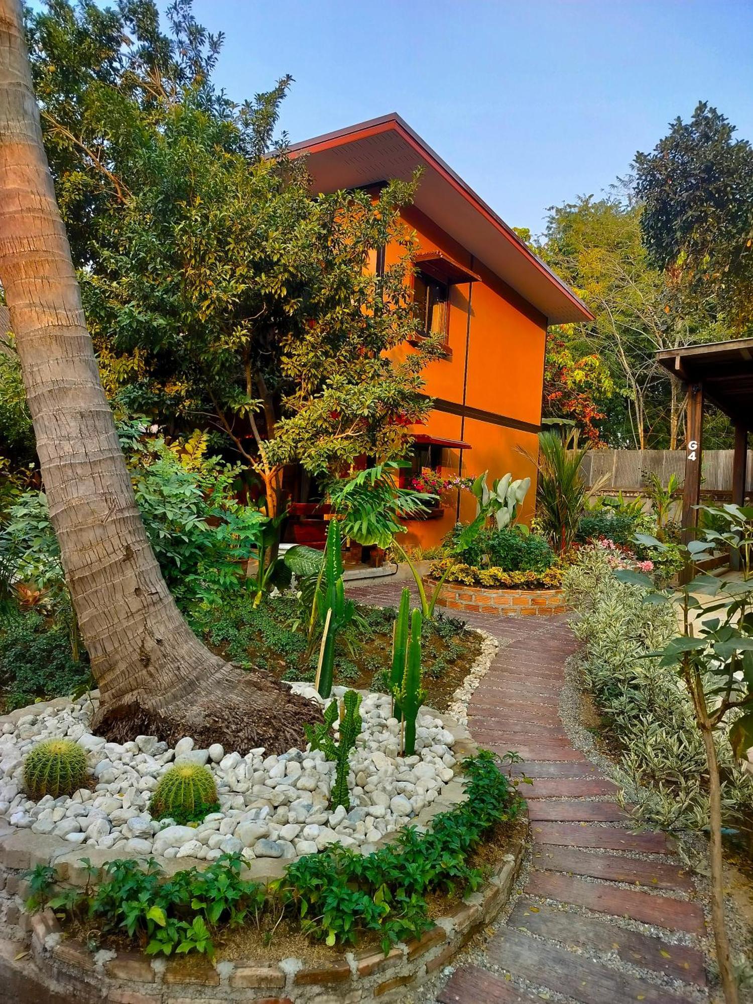Oldy De Garden Aparthotel Chiang Mai Exteriör bild